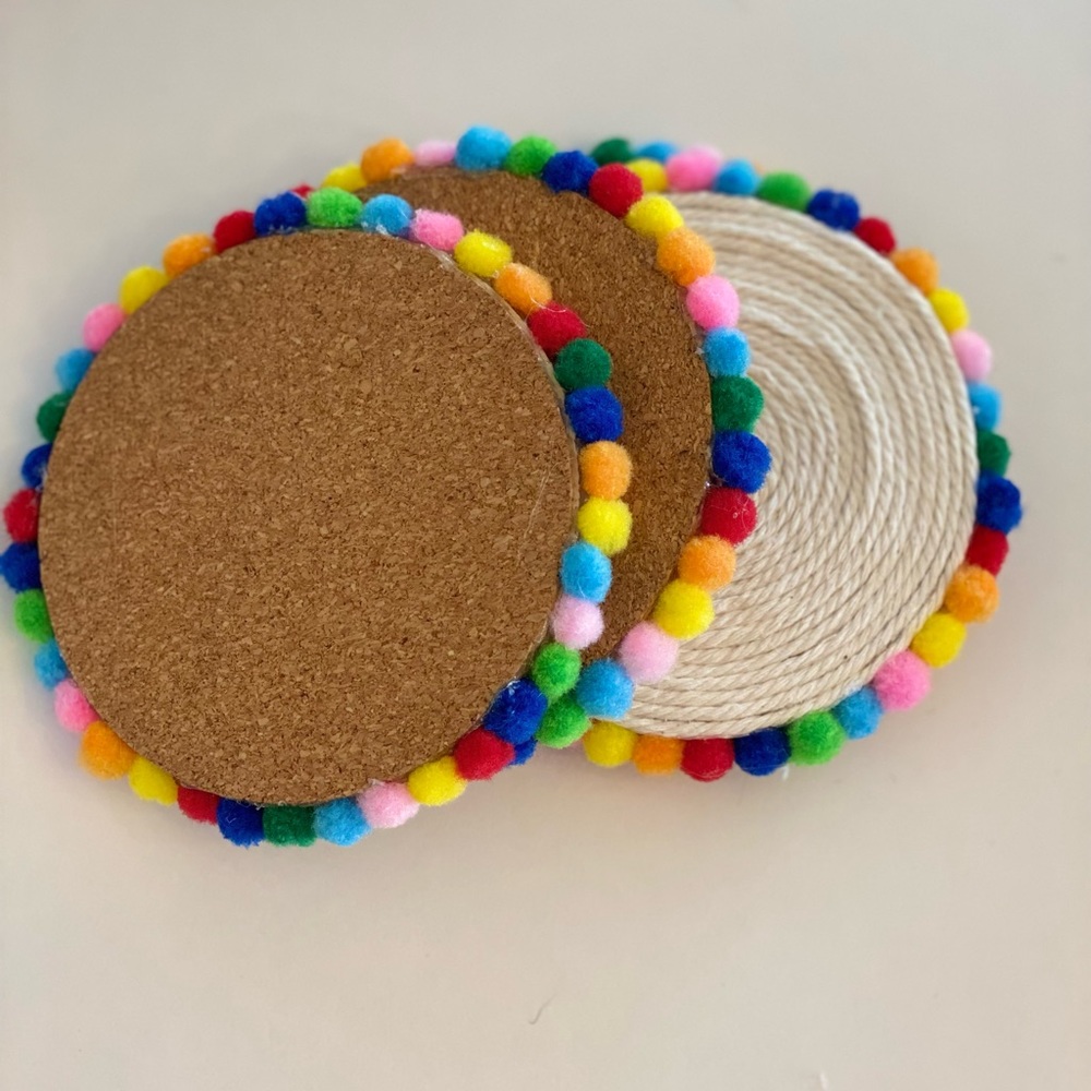 E&E Craft Shoppe| Pom Pom macramé drink coasters - Picture 5 of 5
